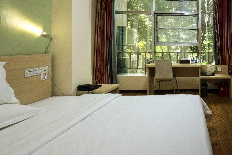E+ Hotel Guangzhou Baixin Branch Exteriér fotografie